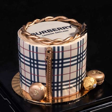 burberry cake design.